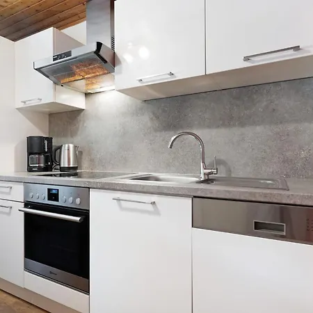 Huber Apartament *
